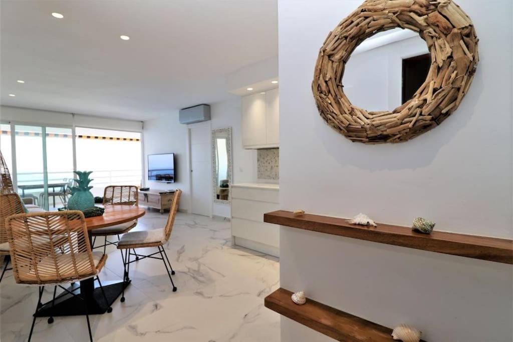 Luxurious 2-Bedroom Apt With Stunning Views, 1St Line On Levante Beach, Бенидорм Екстериор снимка